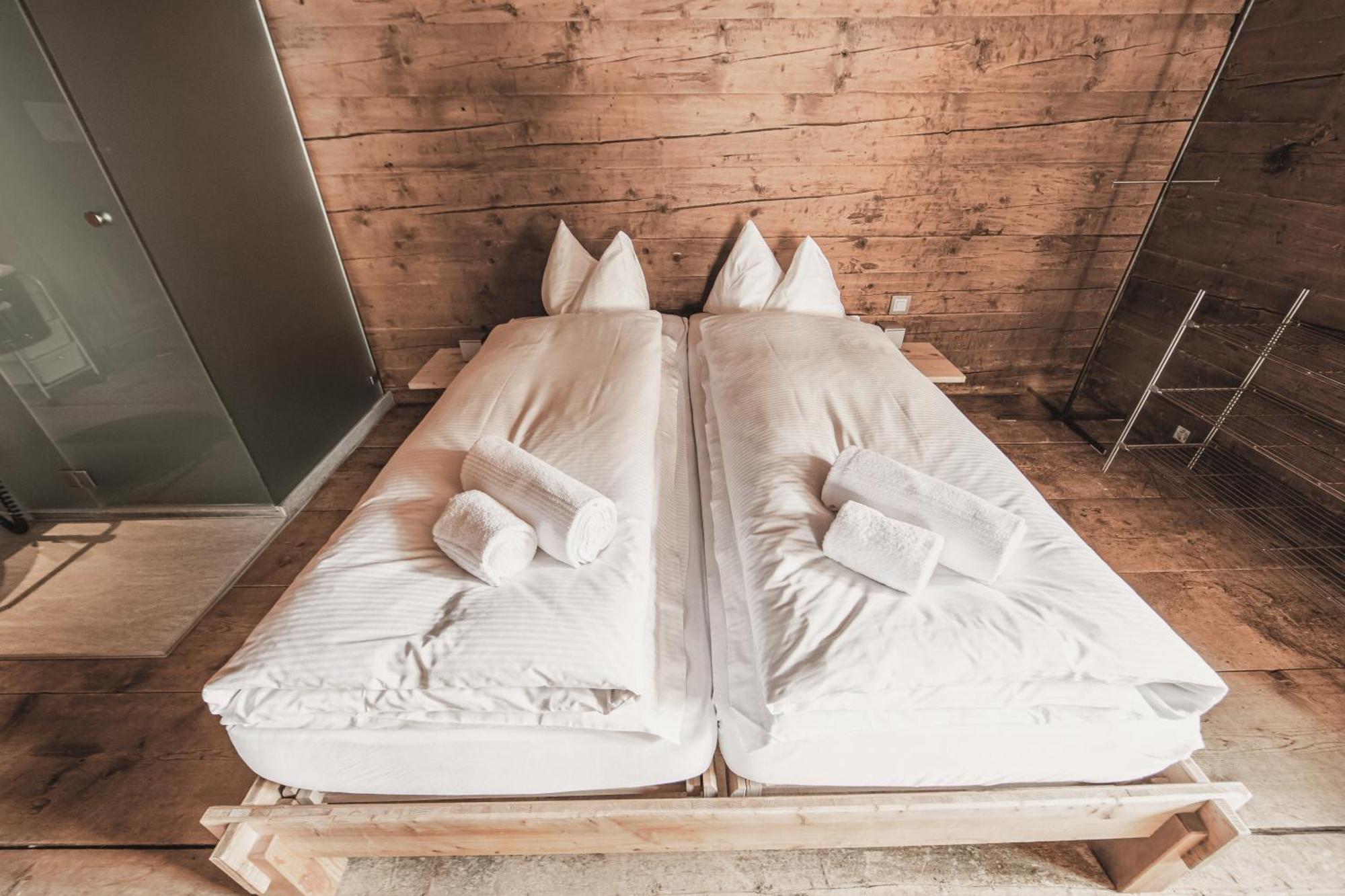 Hotel Weiss Kreuz Splügen Cameră foto